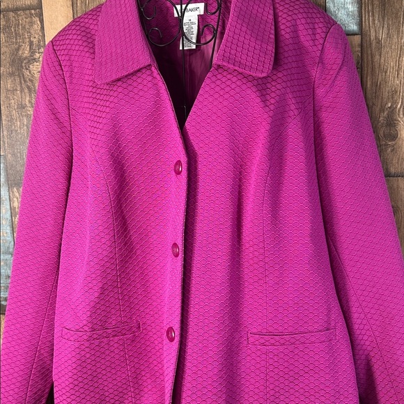 Liz Baker Fuchsia Textured Blazer - Picture 5 of 15